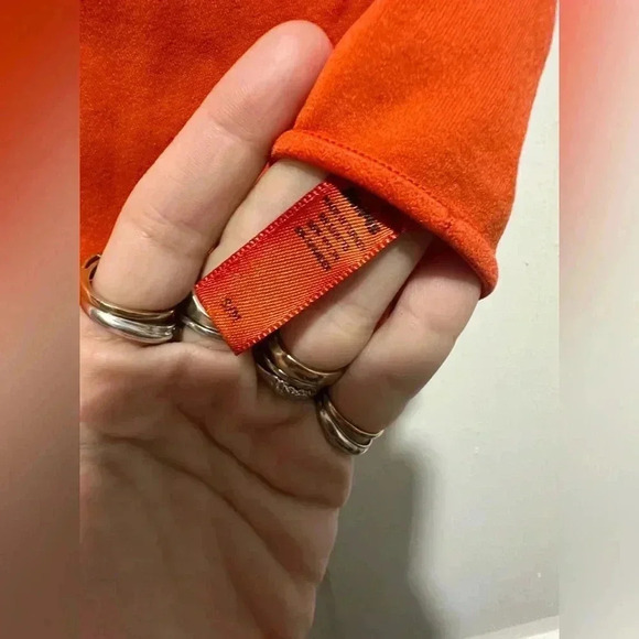 SKIMS Essentials Seamless Orange Thong Bodysuit EUC SIZE S/M - Picture 3 of 6